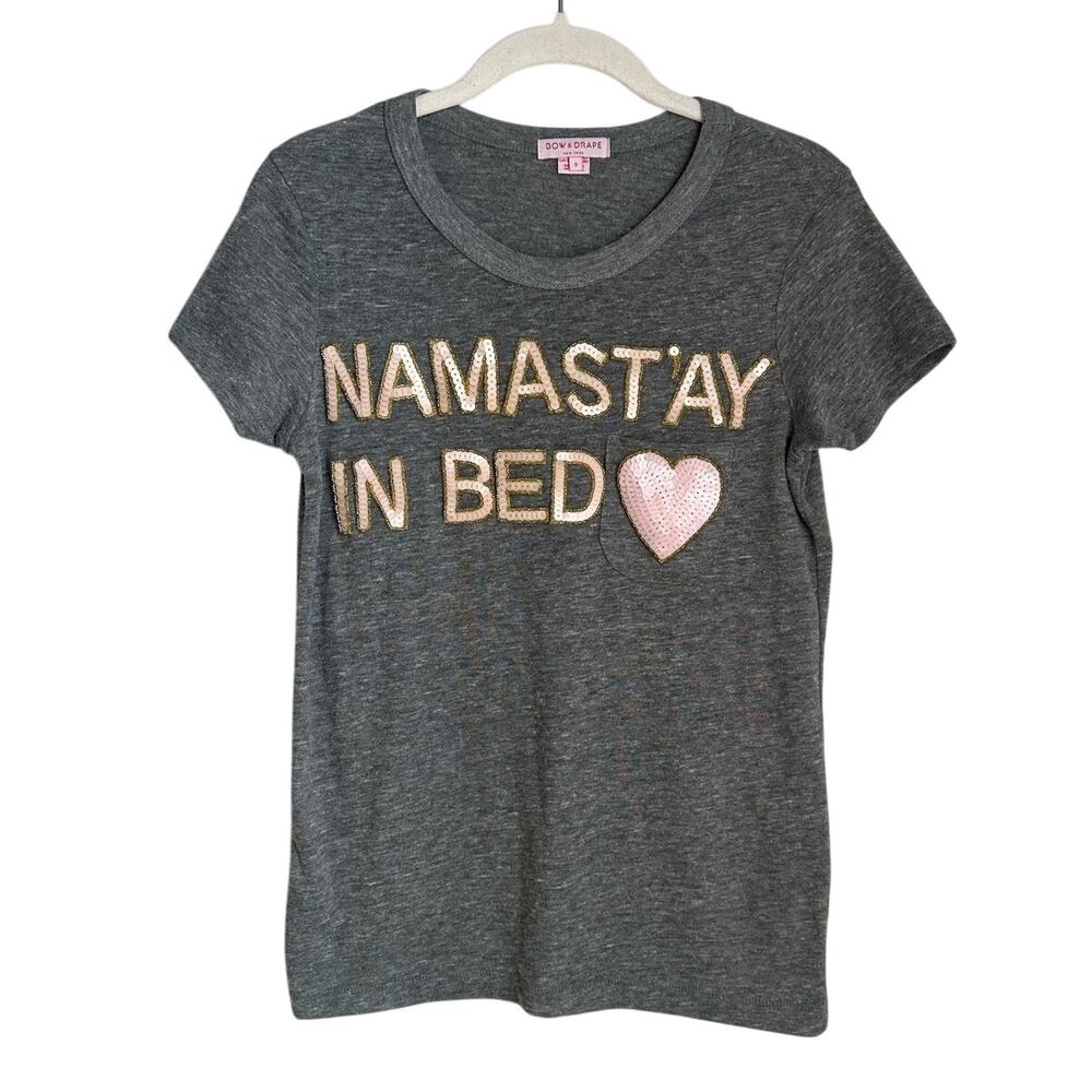 Bow & Drape Gray Graphic Pink Sequin Short Sleeve Tee Shirt Women's Small